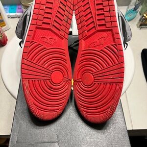 JORDAN 1 MID 'BRED SHADOW'